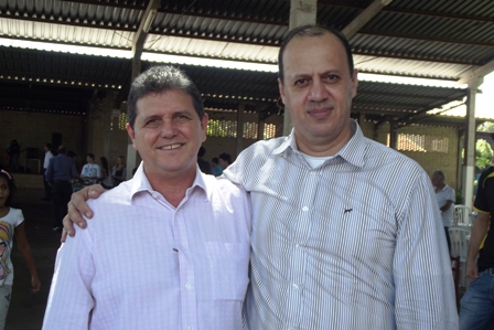 Vereador João Rocha e presidente da Federação em ação beneficente