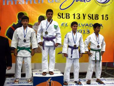 Luiz Fellipe no lugar mais alto do podium no Pan americano