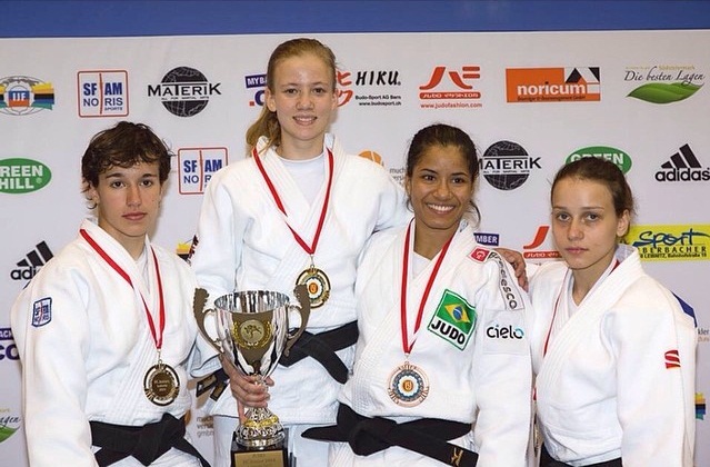 Laris Bronze